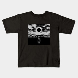 eclipse fight Kids T-Shirt